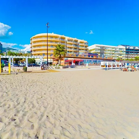 3d - * Fuengirola